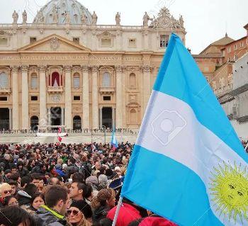 Dos hitos históricos: 10 años de Francisco - 40 años de democracia